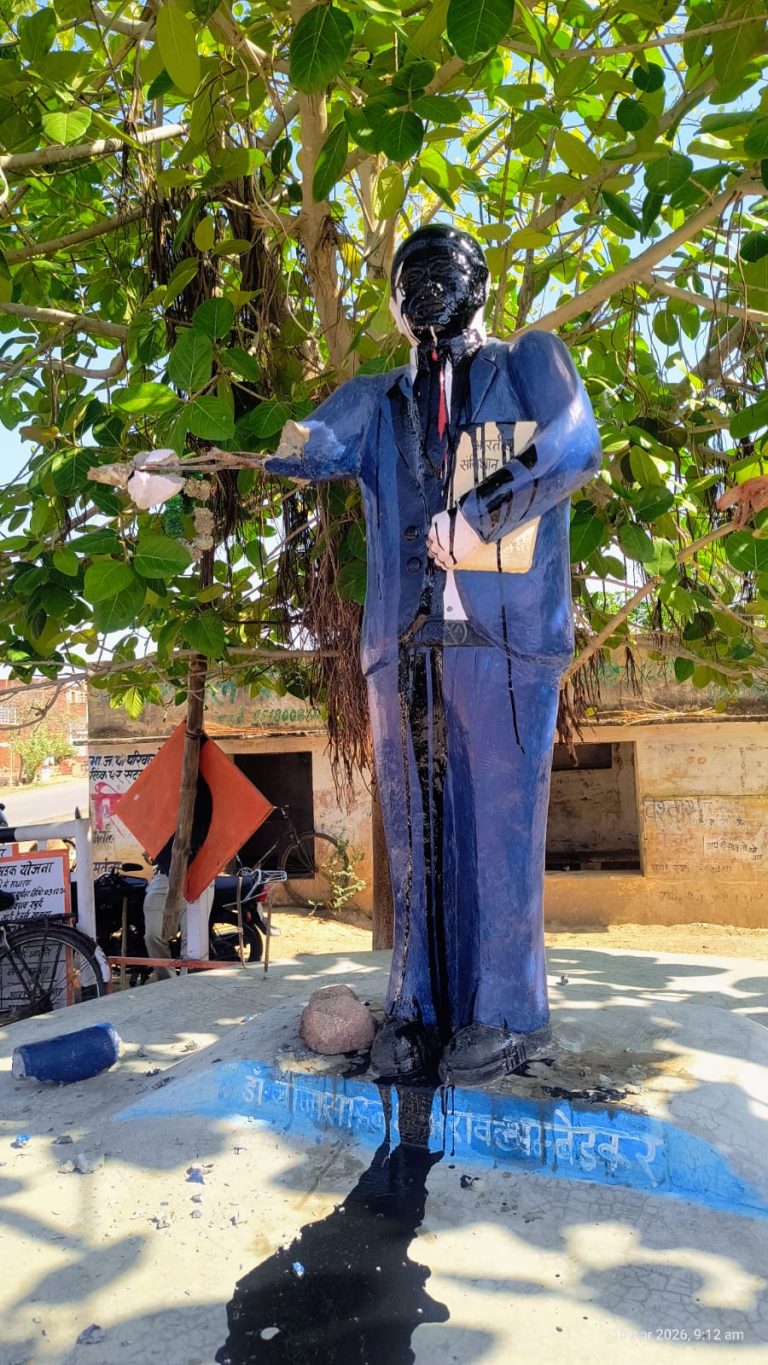 पत्थर टूट सकते हैं, विचार नहीं, सतना में बाबासाहेब की प्रतिमा खंडित करने पर भारी आक्रोश